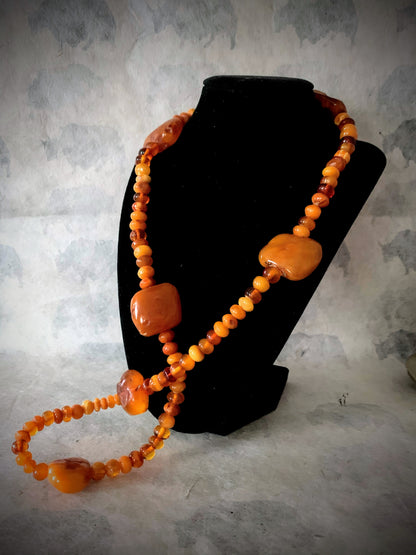 A vintage amber necklace