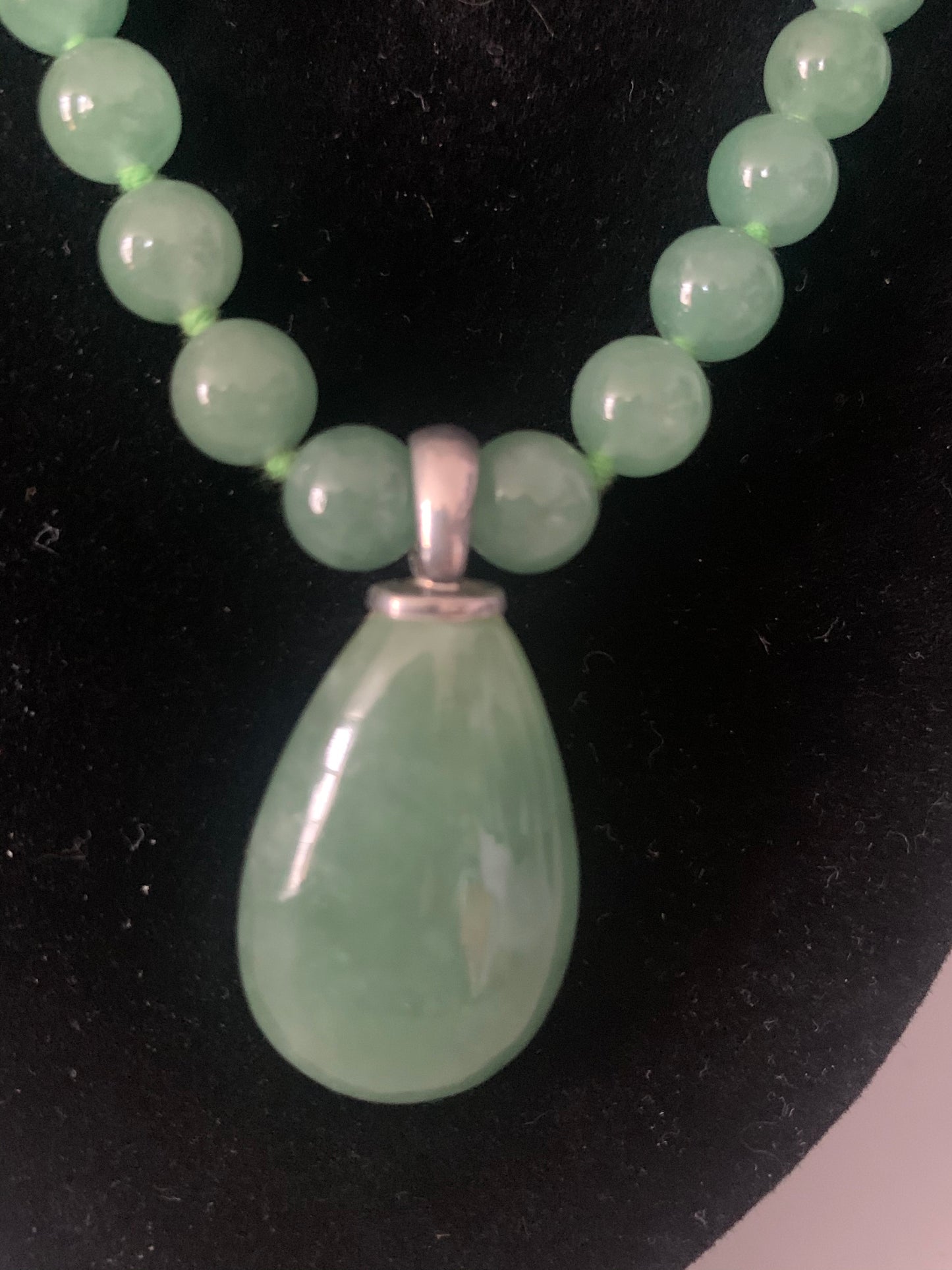 Jade pendant and necklace