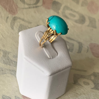 Turquoise and gold ring