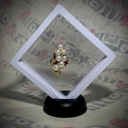 Pearl brooch