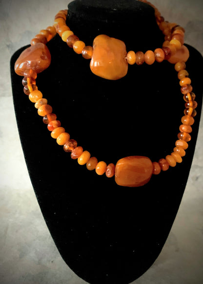 A vintage amber necklace