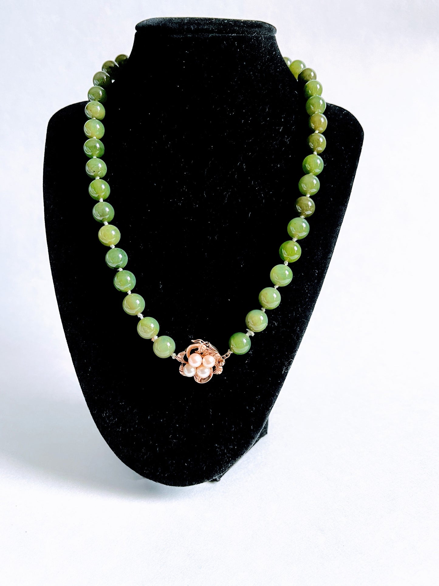 A jade nephrite necklace