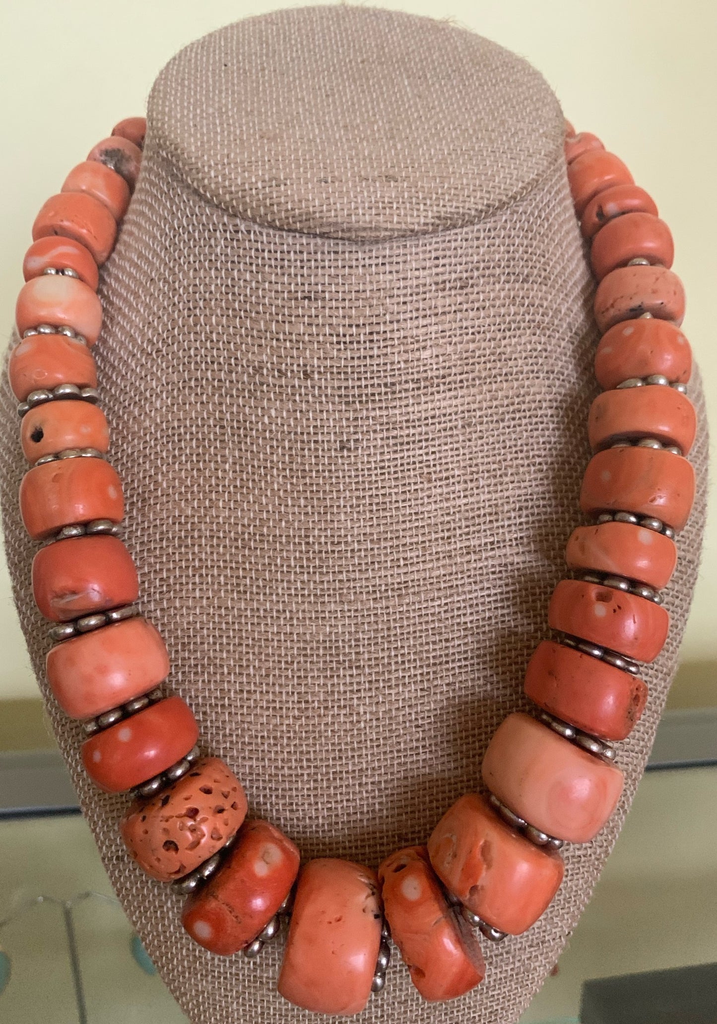 A vintage coral bead necklace