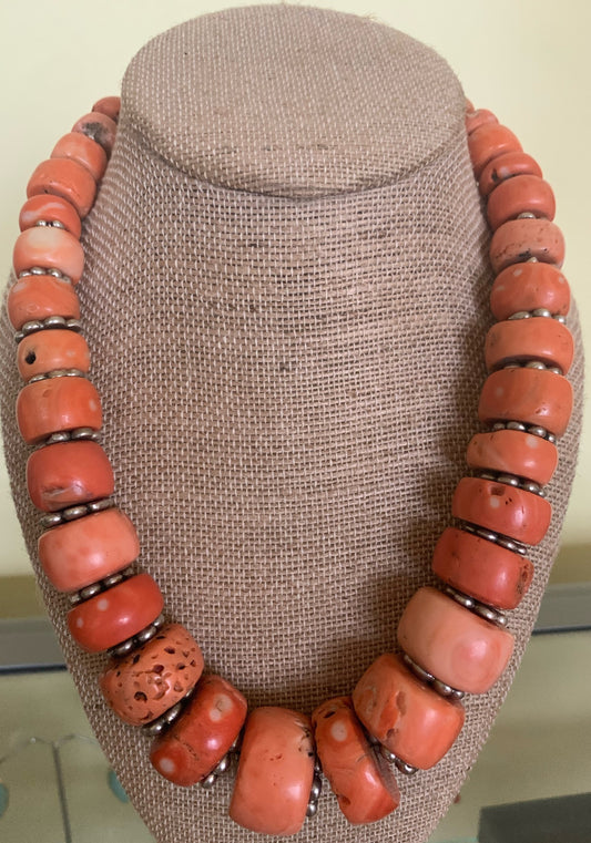 A vintage coral bead necklace