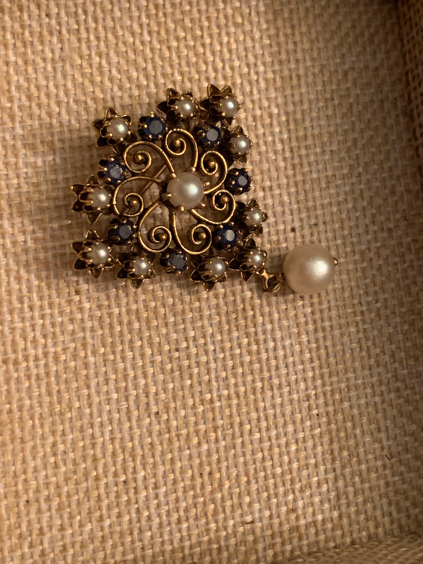 Vintage sapphire brooch