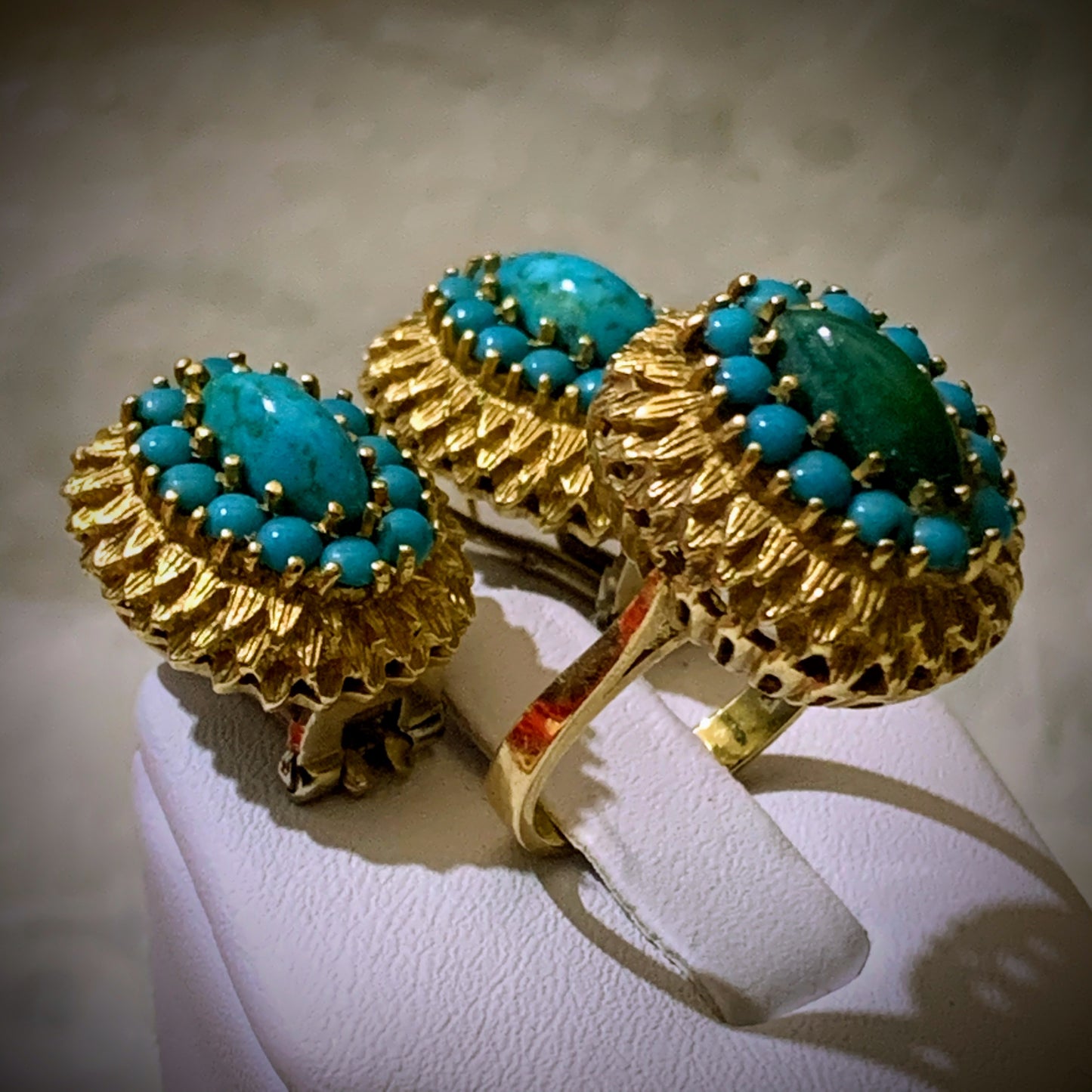 Vintage turquoise earring and ring in 18 kt setting