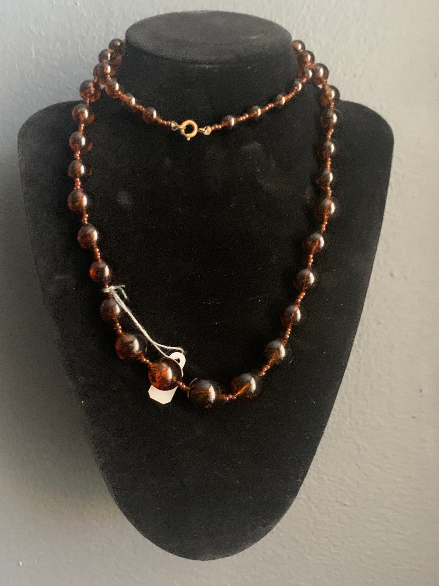 Amber bead becklace