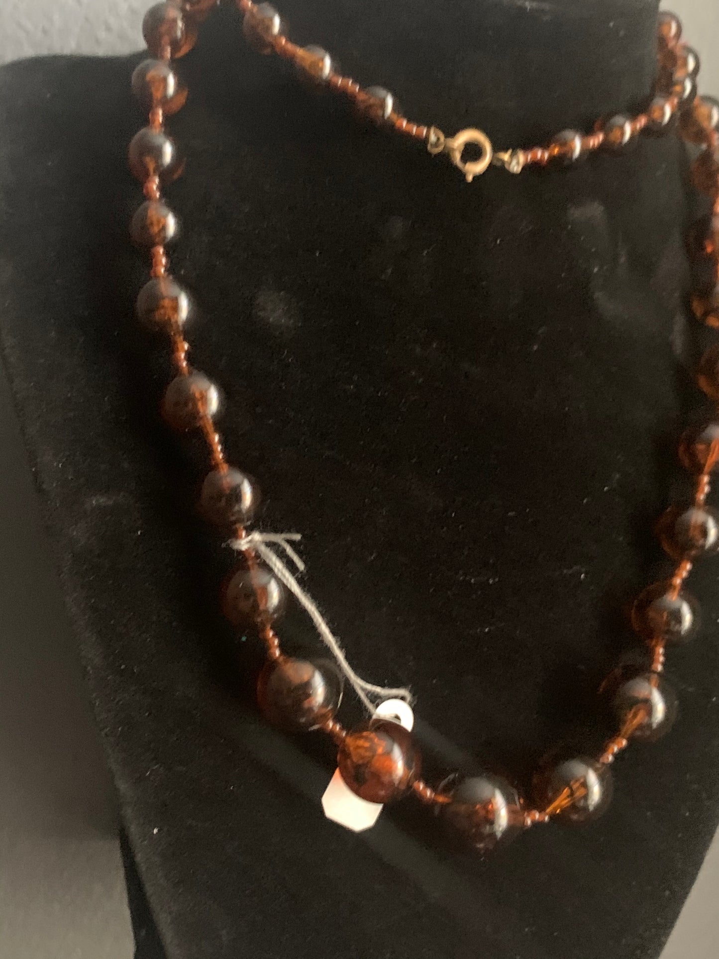Amber bead becklace
