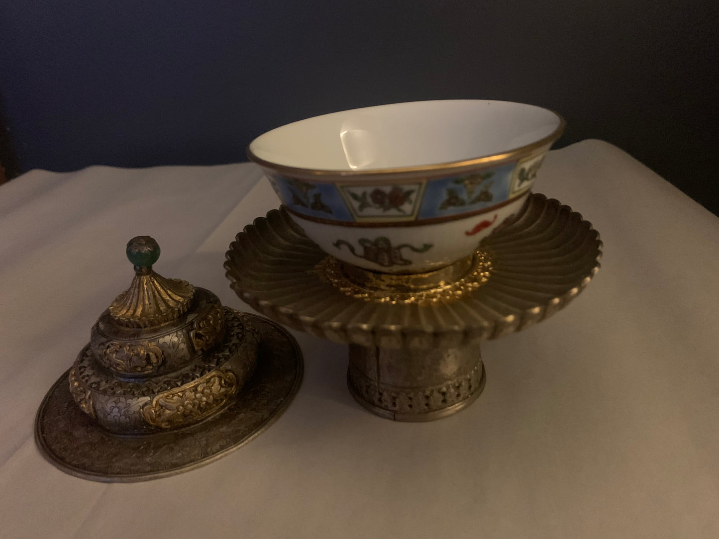 Tibetan cup stand