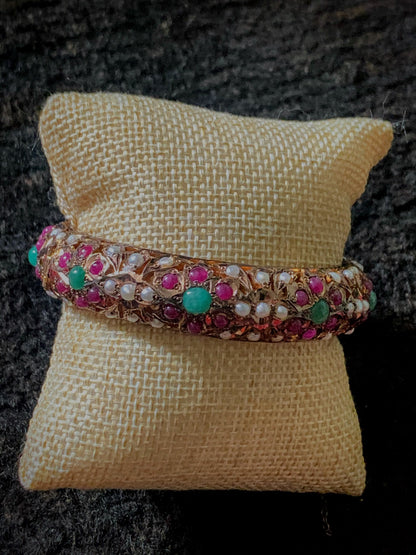 A vintage Indian gold bangle