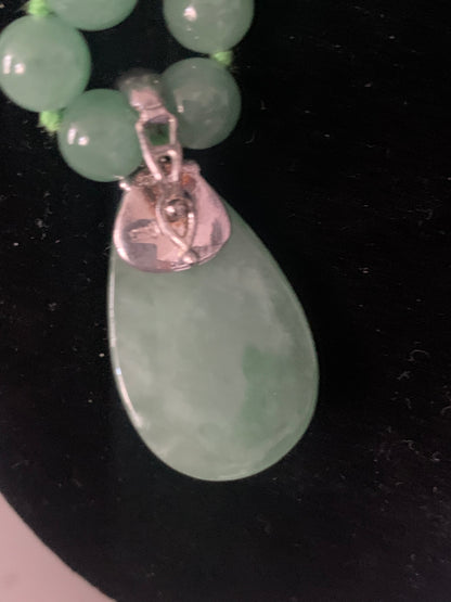 Jade pendant and necklace