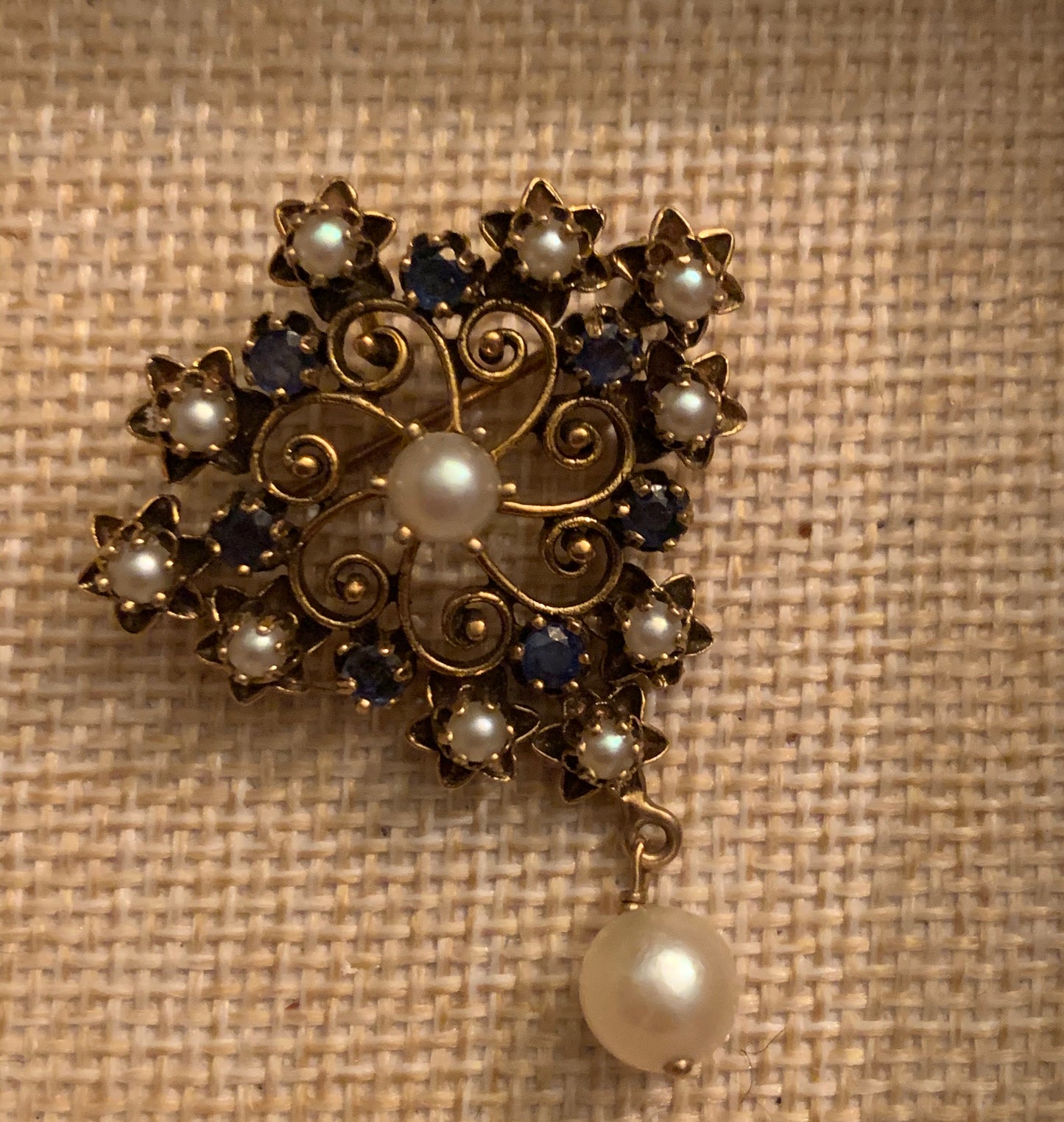 Vintage sapphire brooch