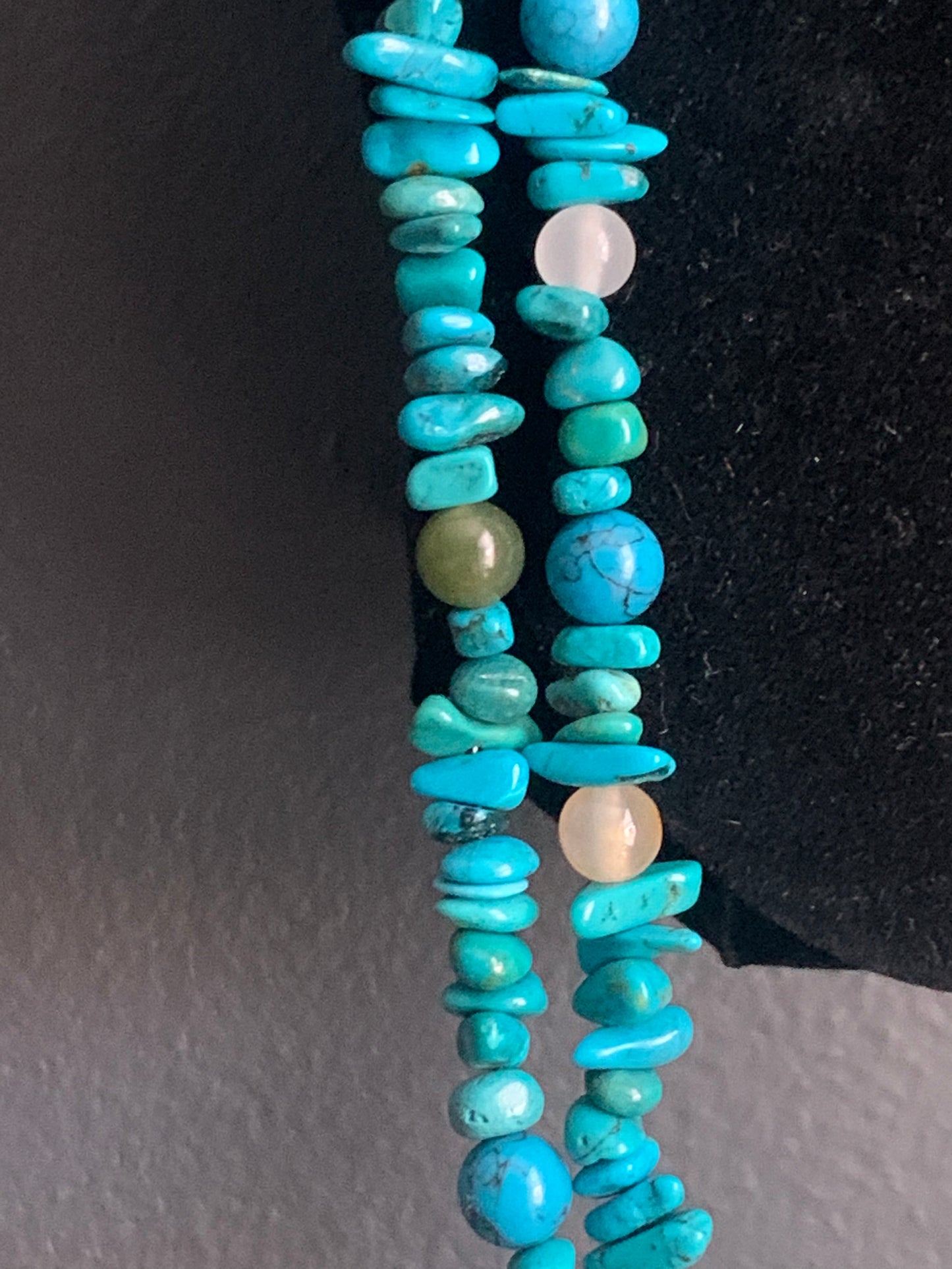 Turquoise beaded necklace with jade