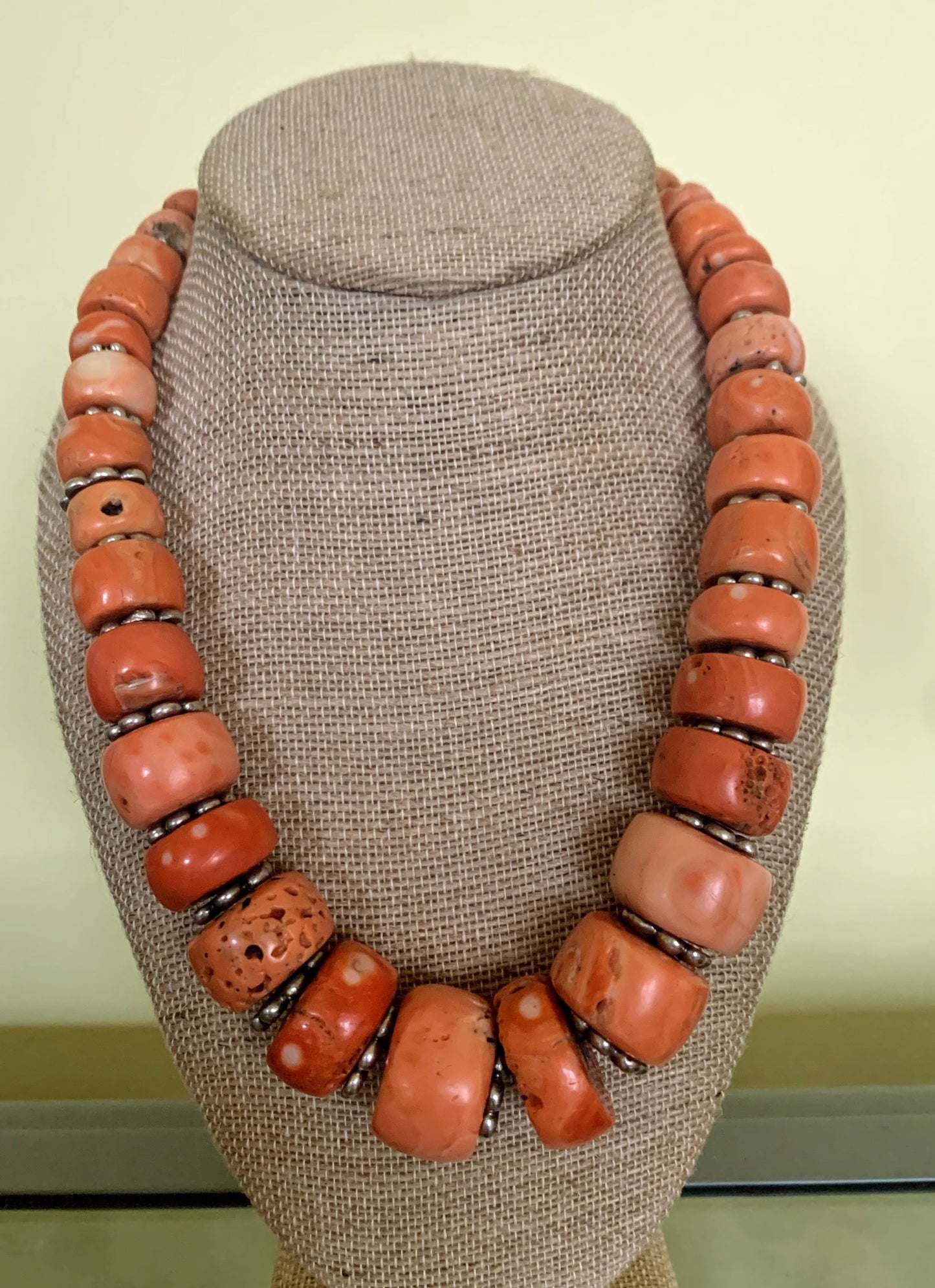 A vintage coral bead necklace