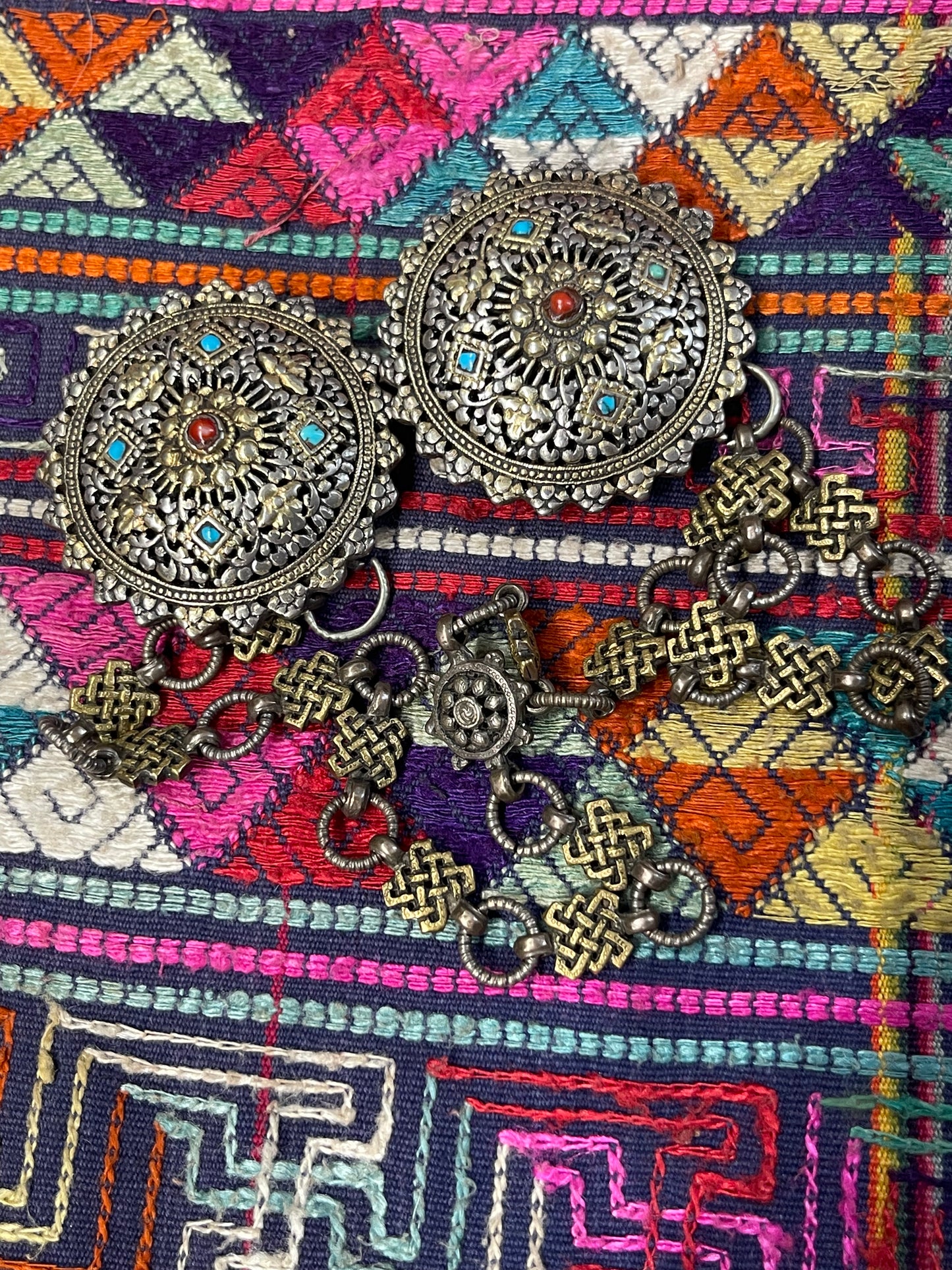 Antique Bhutanese korma - brooch: dress holder