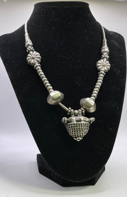 Vintage silver necklace with silver beads from India