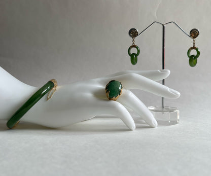 A vintage jade nephrite bangle