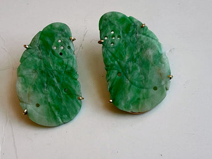 A pair of jade earrings in 14kt gold